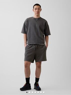 GAP Men's Drawstring Shorts in Charcoal